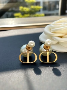 Dior/迪奥 2024SS新款时尚复古925银前后大小珍珠简约百搭耳环女