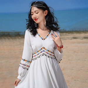 异域风情沙滩裙白色海边度假风连衣裙女夏高级感飘逸显瘦长裙超仙