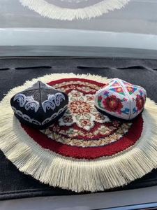 新疆特色手工刺绣的小花帽摆件 车前面放的毯子maxina bi新疆包邮