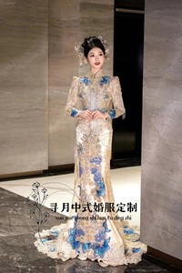 2024新款蓝金撞色马来褂秀禾服新娘新中式优雅收腰孔雀蓝小拖尾