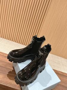 Prada/普拉达高帮休闲皮鞋 三角标logo女鞋短靴圆头套脚马丁靴