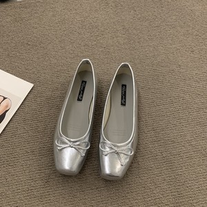 小ck2024银色单鞋法式芭蕾舞鞋子女新款网红爆款凉拖玛丽珍包头款