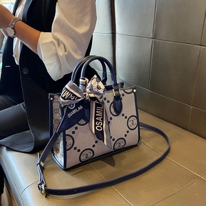 奢侈品大牌真皮包包女2024韩版复古新款小众高级感斜挎手提小包包