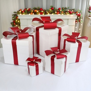 圣诞礼盒橱窗场景布置礼品堆头美陈小圣诞树装饰创意摆件节日礼物