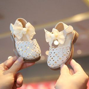 韩系一岁女宝宝半凉鞋春季新款女童小皮鞋单鞋婴儿童软底学步鞋子