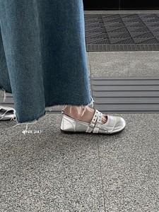 YesDay可爱圆头一脚蹬单鞋2024夏季新款银色百搭浅口软底玛丽珍鞋