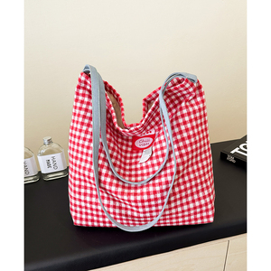 原创小众设计红格子多功能帆布包包女大容量休闲斜挎包装书托特包