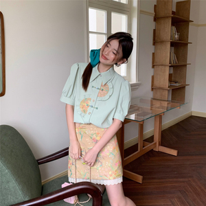 【言醒】新中式荷叶边盘扣绿色衬衫高腰提花蕾丝短裙两件套装女夏