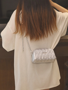MK正品女包今年流行银色小包包2024夏新款真皮褶皱链条单肩斜挎包