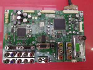 LG 32LC7R-TA 主板 EAX32572504(4) 屏 LC320WX4(SL)(D2)实物图
