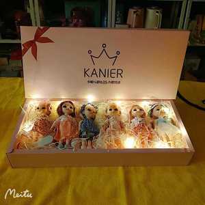 卡妮儿女孩公主娃娃礼盒6只装过家家带灯光儿童趣味玩具16厘米包