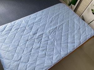 日本初级冷感床垫夏季凉感学生宿舍薄垫子冰丝上下铺沙发垫床褥子