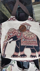 西双版纳旅游纪念品工艺品大象背包纽扣包旅游礼物送长辈同事新款