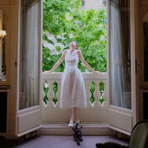 经典系列细水长流法式复古白色麻削肩无袖纯色优雅连衣裙