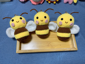 创意手工钩织蜜蜂玩偶精美毛线针织小挂件可爱小蜜蜂卡通挂饰品