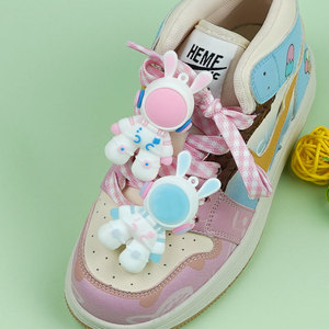 太空兔卡通可爱鞋带挂件鞋子上面的装饰卡扣diy鞋扣儿童鞋花配件