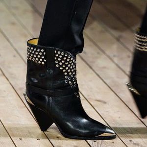 夏季欧美新款时尚金属尖头锥形高跟短筒靴外贸大码骑士靴套筒女靴