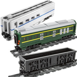 中国火车老式绿皮客运车厢高铁重载货箱铁路油罐轨道拼装积木玩具