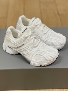 Balenciaga/巴黎世家 女士休闲运动鞋 2024早春正品代购679339W2E