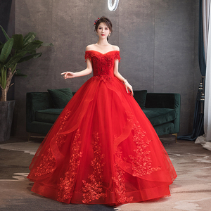 一字肩婚纱2024新款春夏季礼服新娘齐地显瘦蓬蓬裙网红红色主婚纱
