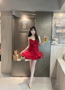 性感法式御姐度假礼服小红裙女夏季高级感玫瑰气质V领吊带连衣裙