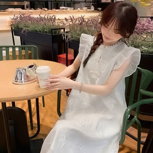 新中式法式复古白色连衣裙子女夏季2024年新款盘扣小飞袖国风长裙