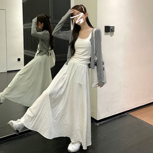 韩系早春穿搭白色连衣裙子女夏2024新款小个子香风吊带百褶裙套装