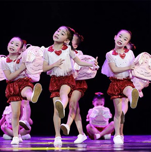 儿童六一演出服小荷风采小小家务表演服幼儿园书包道具女童舞蹈服