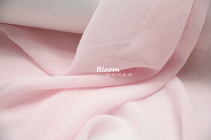 垂感半透明 水粉色不规则褶皱竖纹肌理雪纺纱布料 连衣裙汉服面料