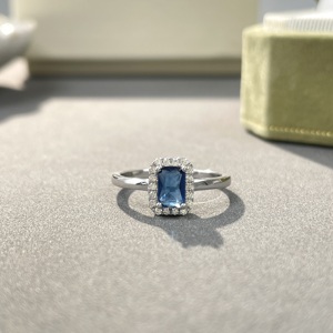 纯银s925培育高碳钻2克拉钻戒时尚高级感镶嵌4*6蓝宝石方糖戒指