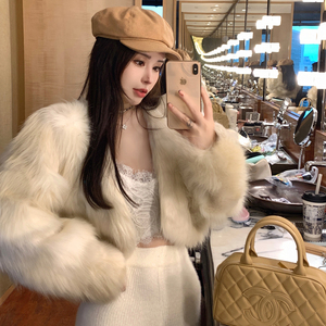 2024冬季韩版女渐变仿狐狸皮草外套短款长袖宽松加厚高级感大衣