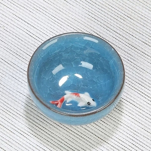 陶瓷冰裂釉浮雕小鱼品茗茶杯