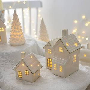 诺琪北欧创意陶瓷小房子发光雪房子场景布置桌面摆件圣诞树装饰品