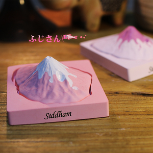 日式富士山车载香水摆件雪山无火香薰室内家用精油扩香石香氛礼品