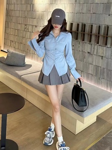 抖音网红时尚套装2024韩设计感气质收腰褶皱衬衣+显瘦减龄半身裙