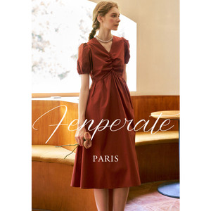 法式复古浪漫v领显白酒红色连衣裙 2024夏新品气质高腰显瘦中长裙