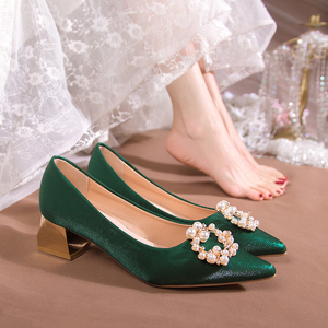 秀禾服婚纱两穿结婚鞋子女2024新款春秋季绿色礼服中式高跟新娘鞋