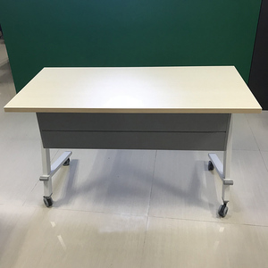 折叠培训桌会议桌活动桌带轮翻板桌办公桌员工培训台可移动长条桌