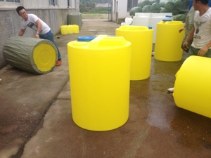 500L耐酸碱加药桶搅拌桶 立式食品级塑料桶/化工桶/絮凝剂加药箱