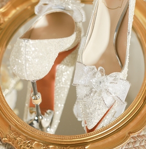 银色婚鞋新娘鞋主婚纱礼服水晶鞋2024年新款亮片伴娘高跟鞋女细跟