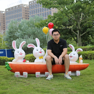 玻璃钢户外商场幼儿园创意兔子坐凳雕塑公园卡通动物休闲座椅摆件