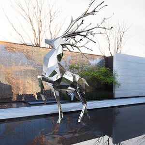 定制不锈钢镜面鹿雕塑大型几何块面鹿售楼处庭院景观装饰镂空摆件