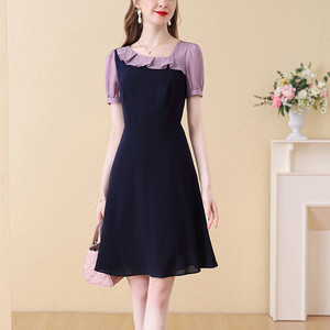 时尚泡泡袖藏蓝色连衣裙女2024夏装新款专柜原单斜领显瘦减龄裙子