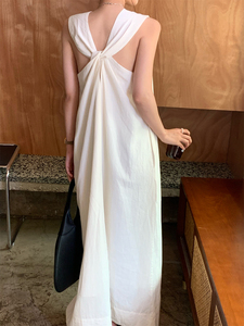 法式设计感小众白色连衣裙女夏季高级感气质后背交叉打结无袖长裙
