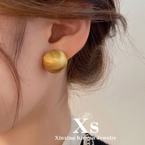 复古金色拉丝圆球耳环新款潮小众设计感法式金属耳钉高级感耳饰