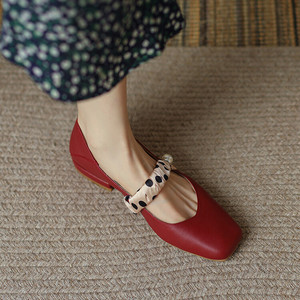 2024新款小红鞋法式真皮浅口平底奶奶鞋女踩跟软皮低跟玛丽珍单鞋