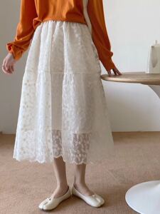 [转卖]秋季立体刺绣花朵白色半身裙莎莎半裙韩国货高品质蕾…