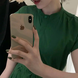 2023年夏季新韩国复古气质圆领显瘦短袖祖母绿百褶衬衫长款连衣裙