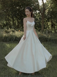 白色吊带小晚礼服女宴会生日新娘结婚旅拍时尚显瘦连衣裙平时可穿