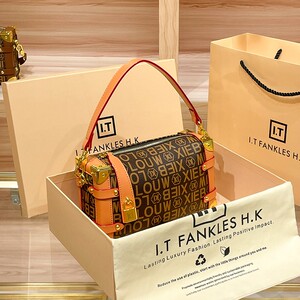 香港品牌明星同款盒子包女2024新款软皮手提包高级感时尚斜挎包包